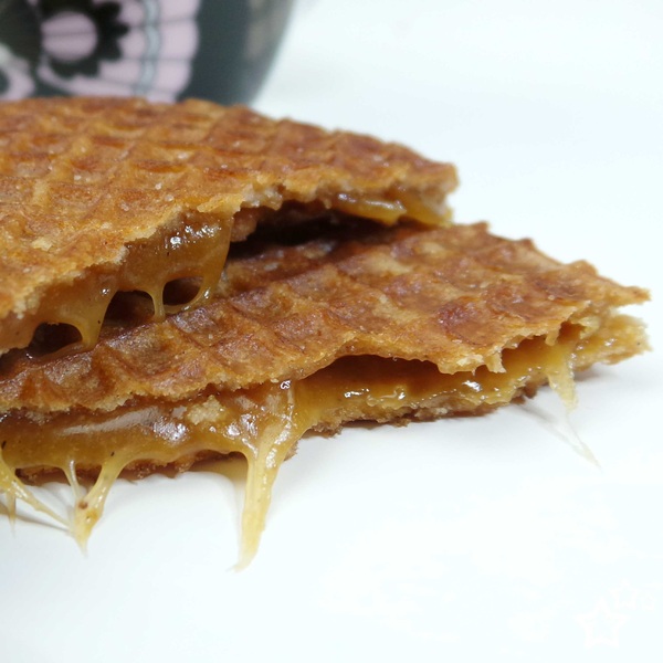 What Is The Difference Between A Stroopwafel And A Pizzelle? 1 Stroopwafel