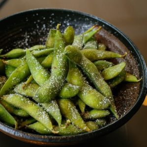 Edamame vs. Broad Beans: Understanding the Differences 2 Edamame