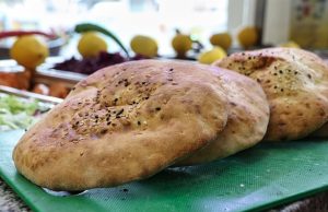 Baladi Bread vs Pita: Understanding the Key Differences 2 Pita bread