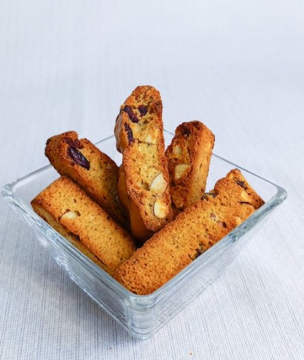 Understanding the Difference Between Mandel Bread and Biscotti 1 Mandel Bread vs Biscotti